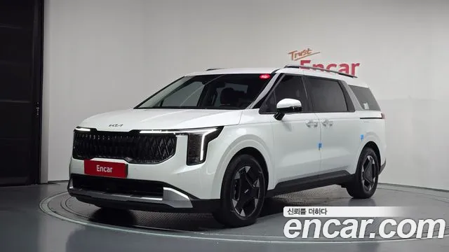 Kia Canival 2025 — photo 1