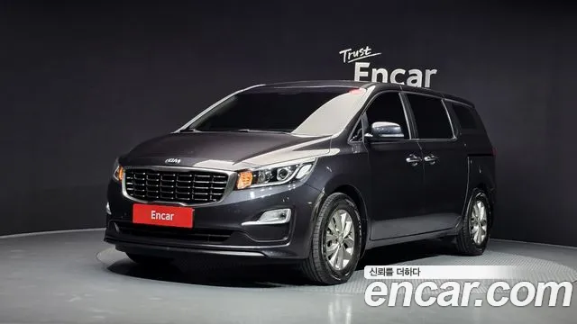 Kia Canival 2019 — photo 1