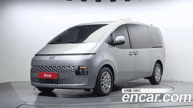 Hyundai Staria 2022 — photo 1