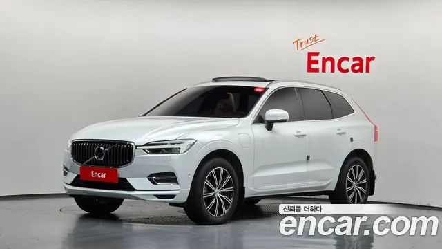 Volvo XC60 2021 — photo 1
