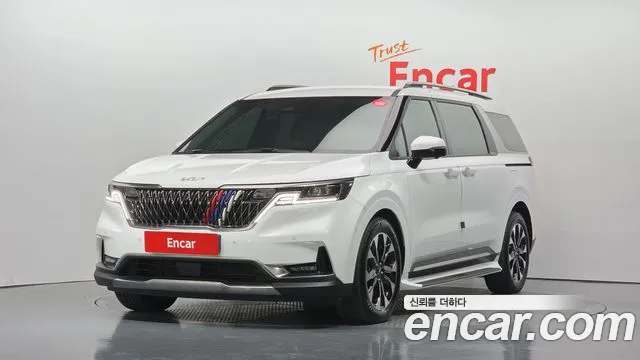 Kia Canival 2023 — photo 1