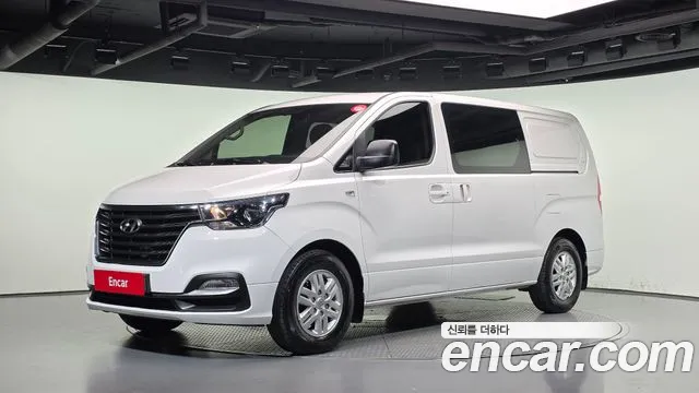 Hyundai Starex 2020 — photo 1