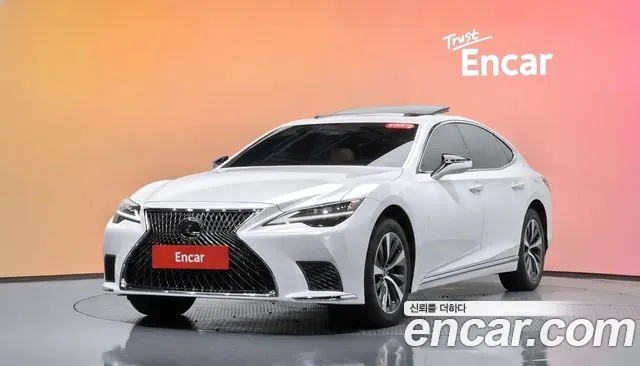 Lexus LS 2022 — photo 1