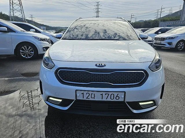 Kia Niro 2018 — photo 1