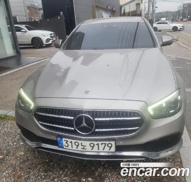 Mercedes-Benz E-Class 2022 — photo 1