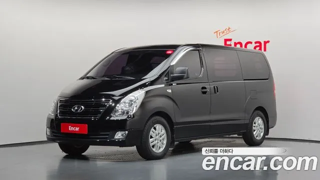 Hyundai Starex 2017 — photo 1