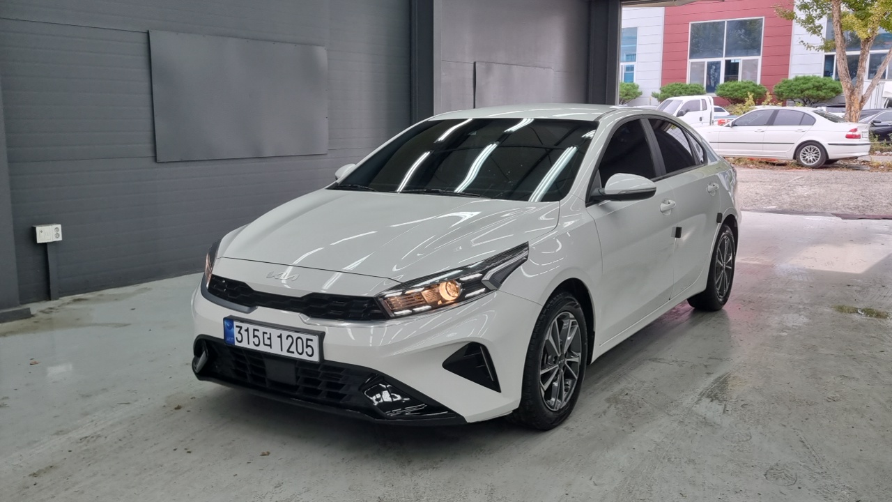 Kia K3 2023 — photo 1