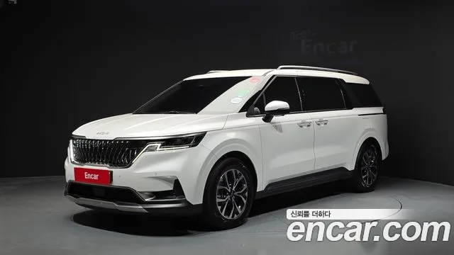 Kia Canival 2023 — photo 1