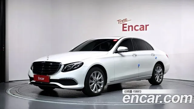 Mercedes-Benz E-Class 2018 — photo 1