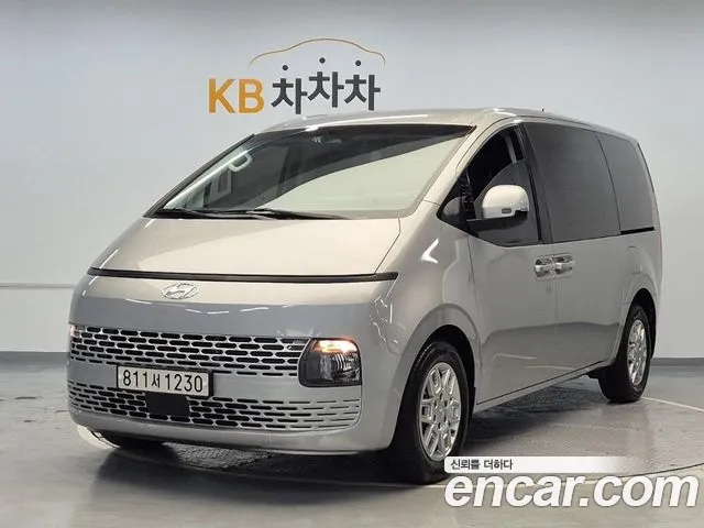 Hyundai Staria 2022 — photo 1
