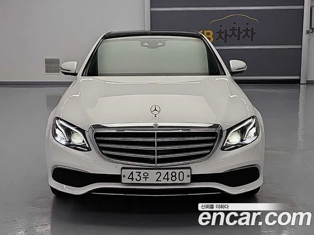 Mercedes-Benz E-Class 2017 — photo 1