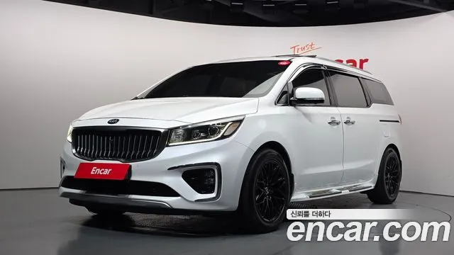 Kia Canival 2019 — photo 1