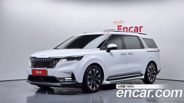 Kia Canival 2023 — photo 1