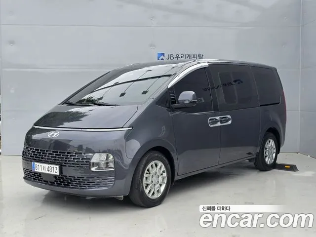 Hyundai Staria 2024 — photo 1