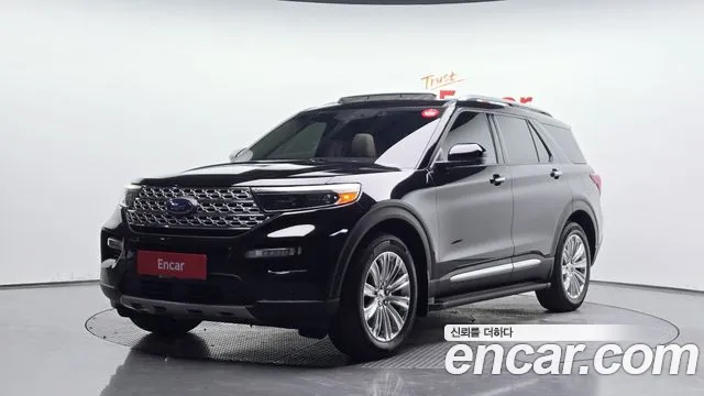 Ford Explorer 2022 — photo 1