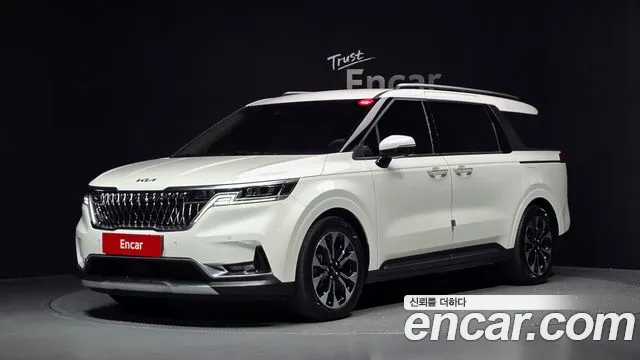 Kia Canival 2021 — photo 1