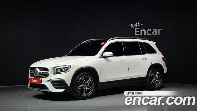 Mercedes-Benz GLB-Class 2022 — photo 1