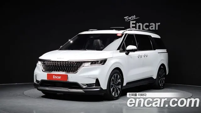 Kia Canival 2023 — photo 1