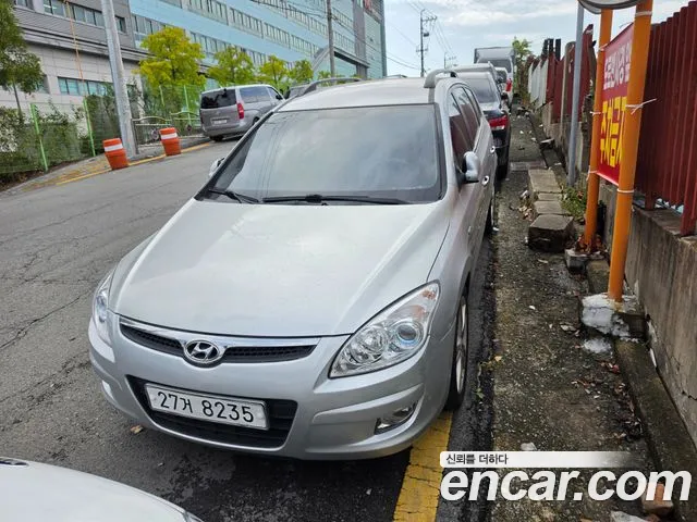 Hyundai i30 2009 — photo 1