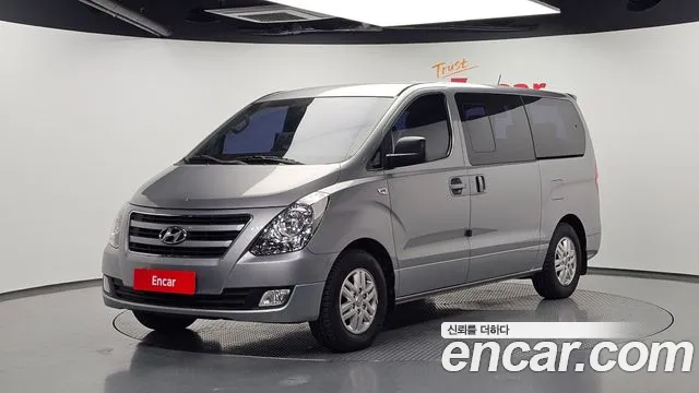 Hyundai Starex 2017 — photo 1