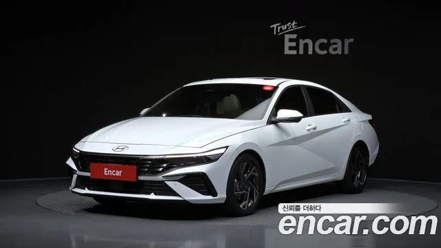 Hyundai AVANTE 2024 — photo 1