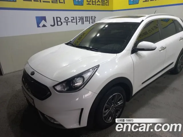 Kia Niro 2018 — photo 1