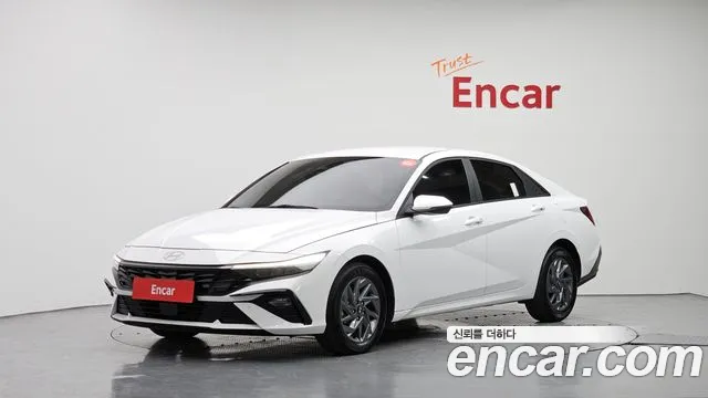 Hyundai AVANTE 2024 — photo 1