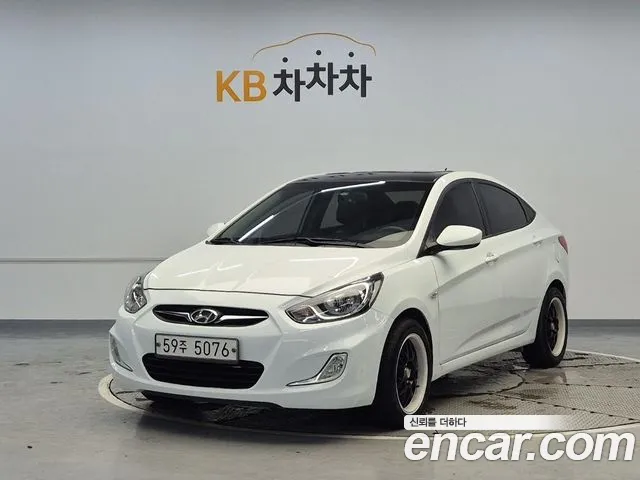 Hyundai Accent 2011 — photo 1