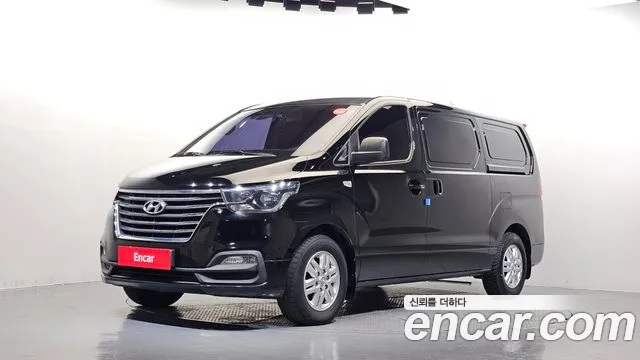 Hyundai Starex 2018 — photo 1