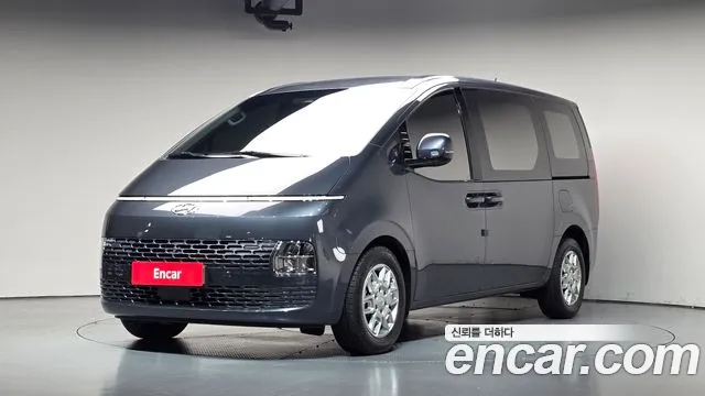 Hyundai Staria 2024 — photo 1