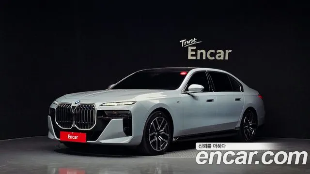 BMW 7-Series 2024 — photo 1