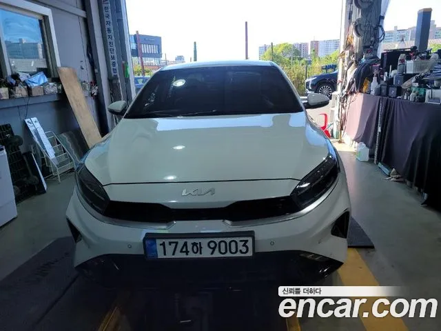 Kia K3 2023 — photo 1