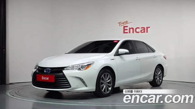 Toyota Camry 2016 — photo 1