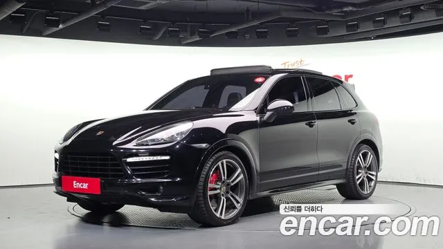 Porsche Cayenne 2013 — photo 1