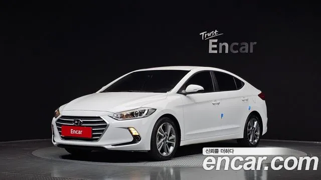 Hyundai AVANTE 2018 — photo 1