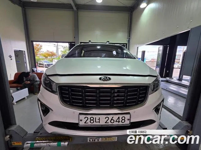 Kia Canival 2019 — photo 1