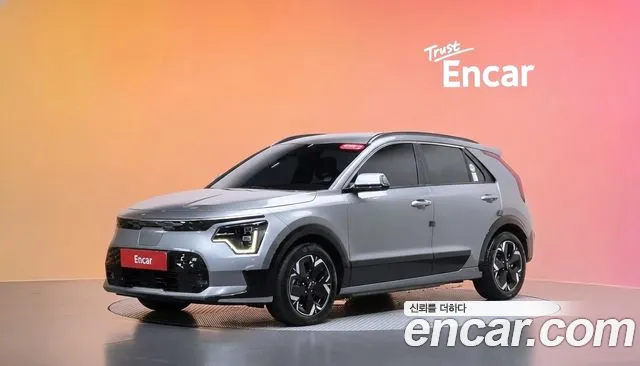 Kia Niro 2023 — photo 1