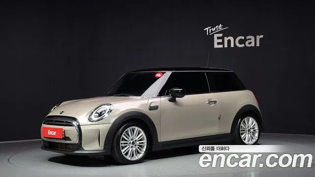 Mini Cooper 2023 — photo 1
