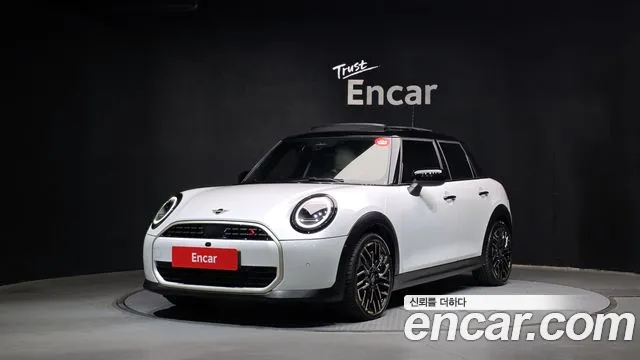 Mini Cooper 2025 — photo 1