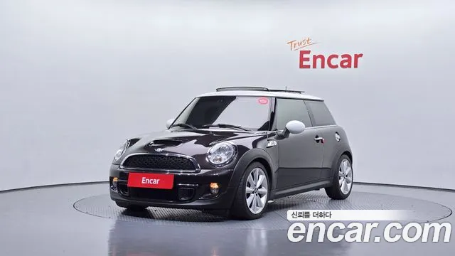 Mini Cooper 2013 — photo 1