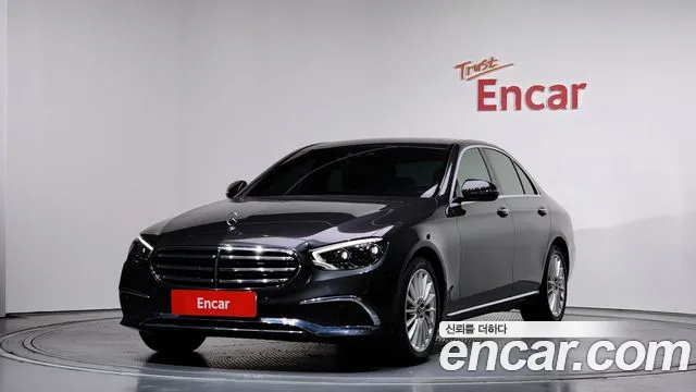 Mercedes-Benz E-Class 2021 — photo 1