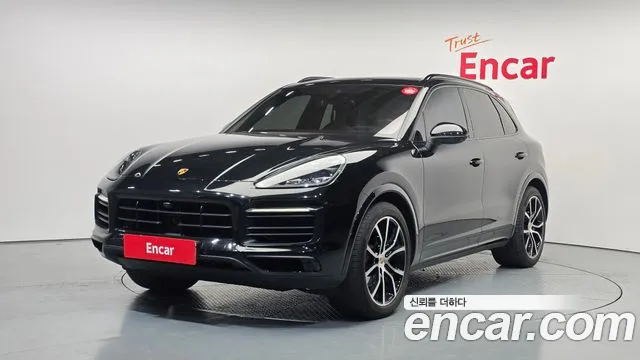 Porsche Cayenne 2023 — photo 1