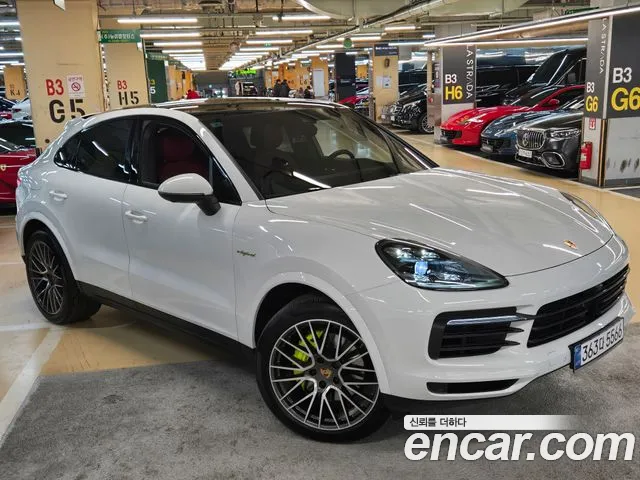 Porsche Cayenne 2022 — photo 1
