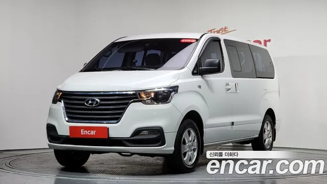Hyundai Starex 2019 — photo 1