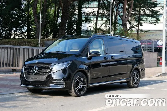Mercedes-Benz V-Class 2025 — photo 1