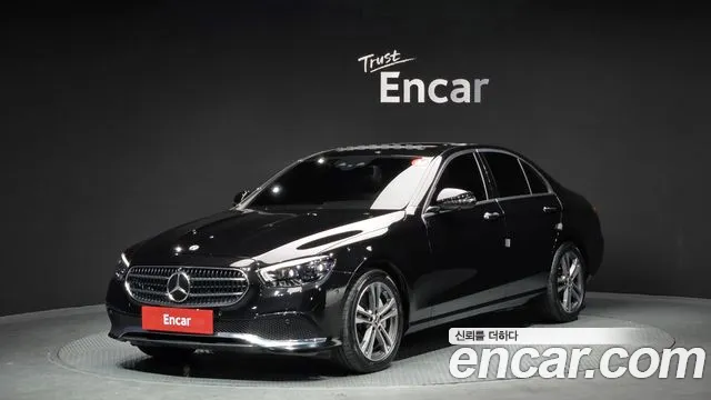 Mercedes-Benz E-Class 2022 — photo 1