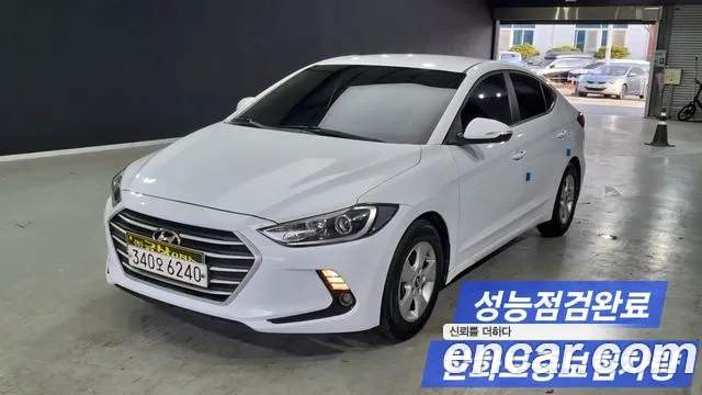Hyundai AVANTE 2018 — photo 1