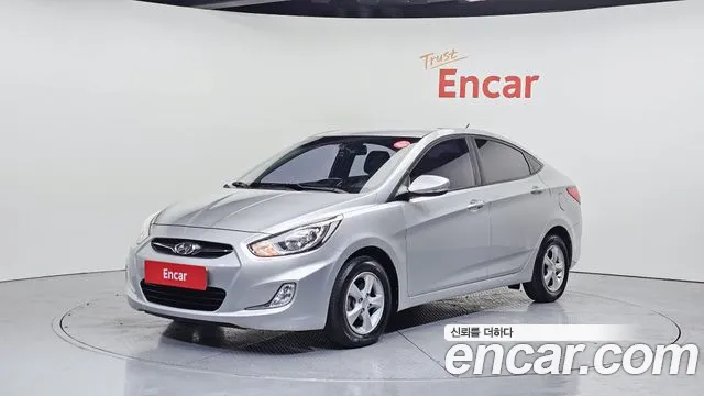 Hyundai Accent 2012 — photo 1