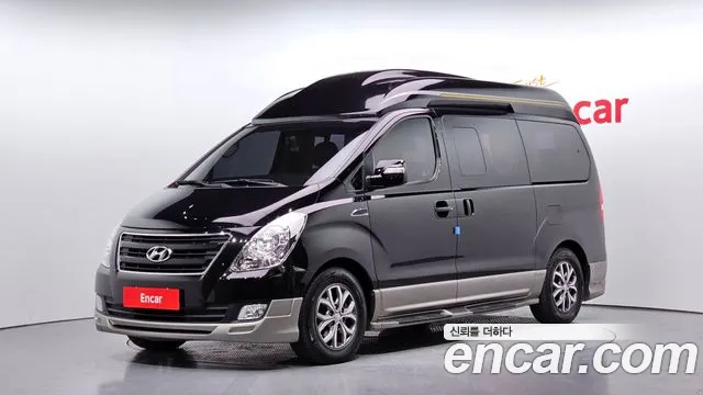 Hyundai Starex 2018 — photo 1