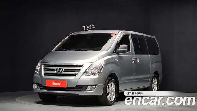 Hyundai Starex 2017 — photo 1